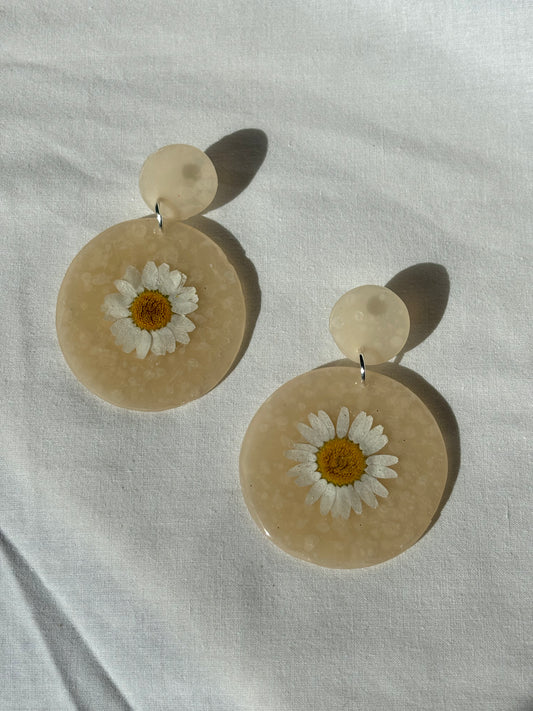 White Pressed Daisy Flower Transparent Stacked Circle Polymer Clay Stud Earrings